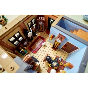 LEGO ICONS 10350 - Tudor Corner
