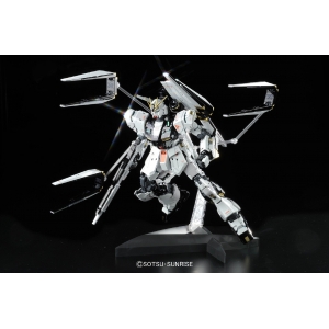 BANDAI - MG 1/100 Nu Gundam Ver.Ka Titanium Finish